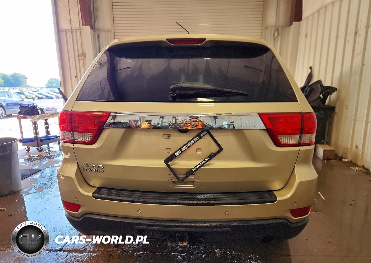2011 Jeep Grand Cherokee Laredo VIN:1J4RR4GG2BC558032 - 6