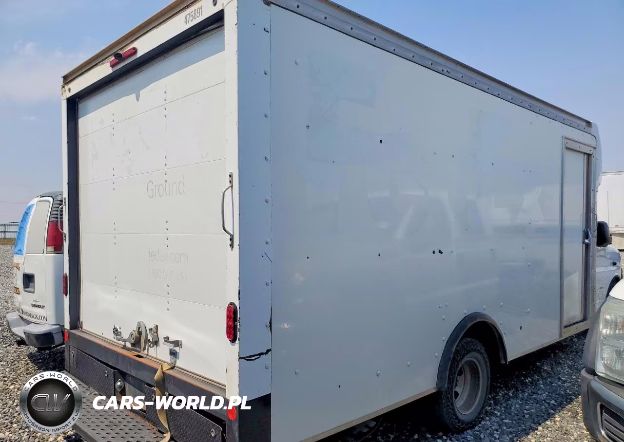 2022 GMC Savana Cutaway G3500 VIN:7GZ37TC79NN001017 - 3