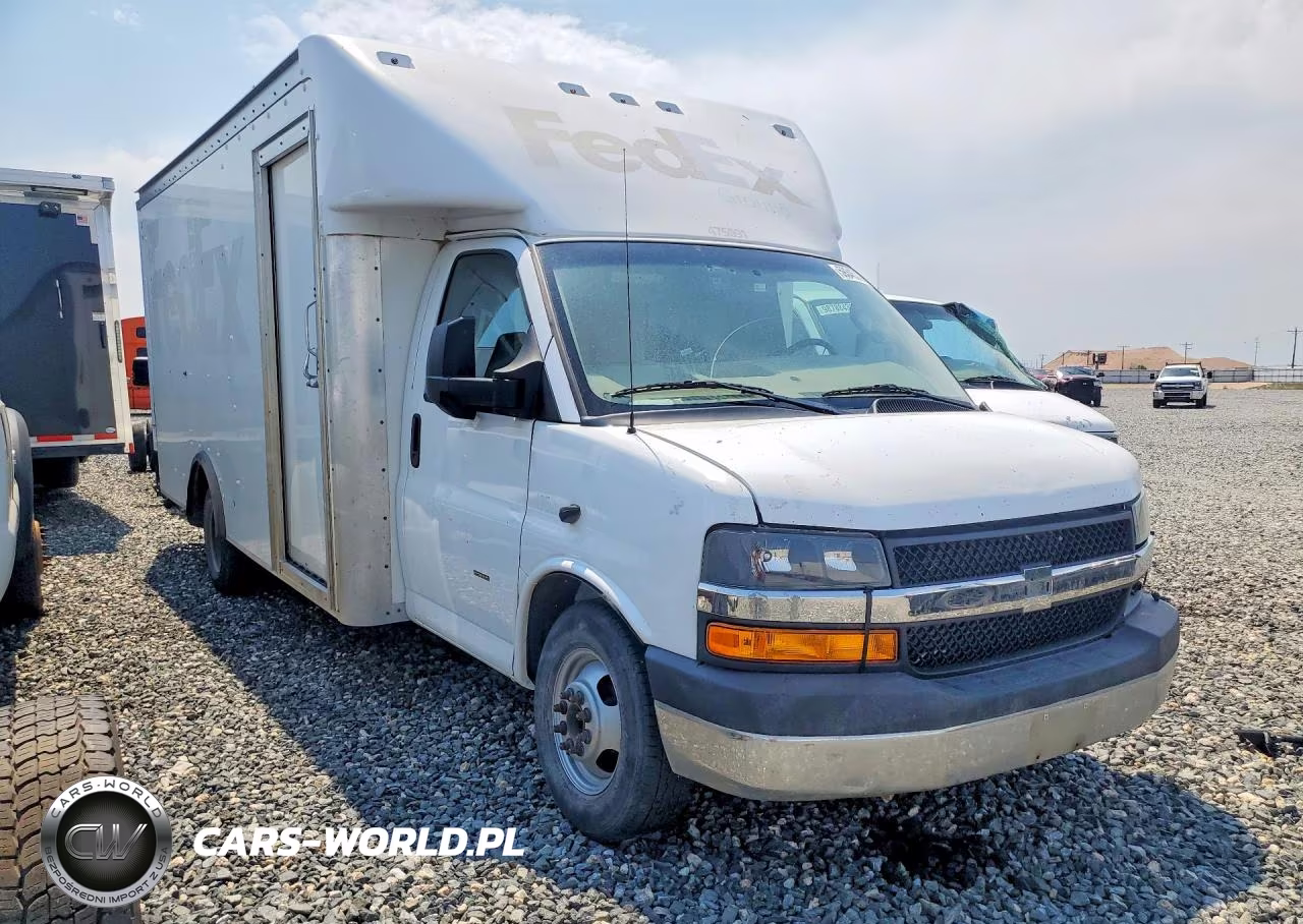 2022 GMC Savana Cutaway G3500 VIN:7GZ37TC79NN001017 - 4