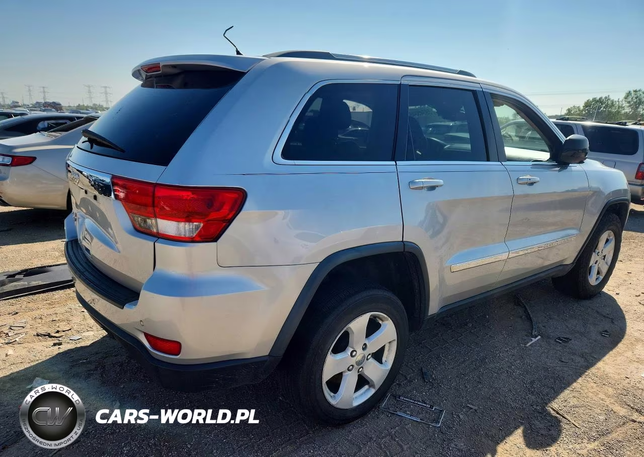 2012 Jeep Grand Cherokee Laredo VIN:1C4RJFAG7CC220418 - 3