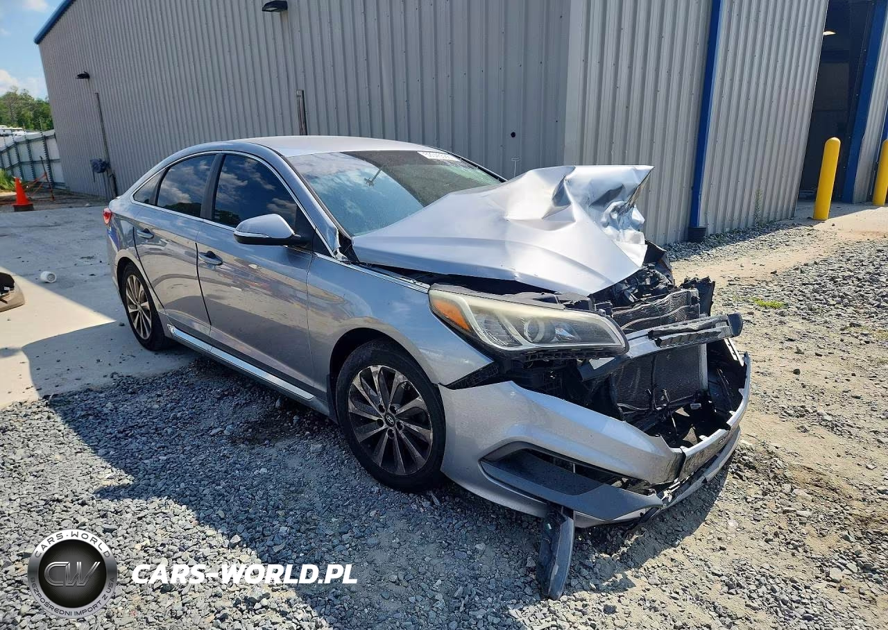 2016 Hyundai Sonata Sport VIN:5NPE34AF5GH391540 - 4
