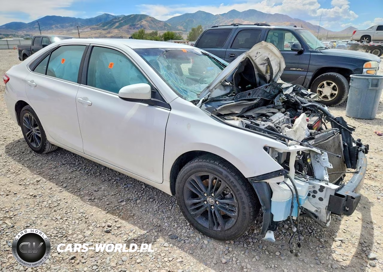 2015 Toyota Camry Se VIN:4T1BF1FK9FU897340 - 4