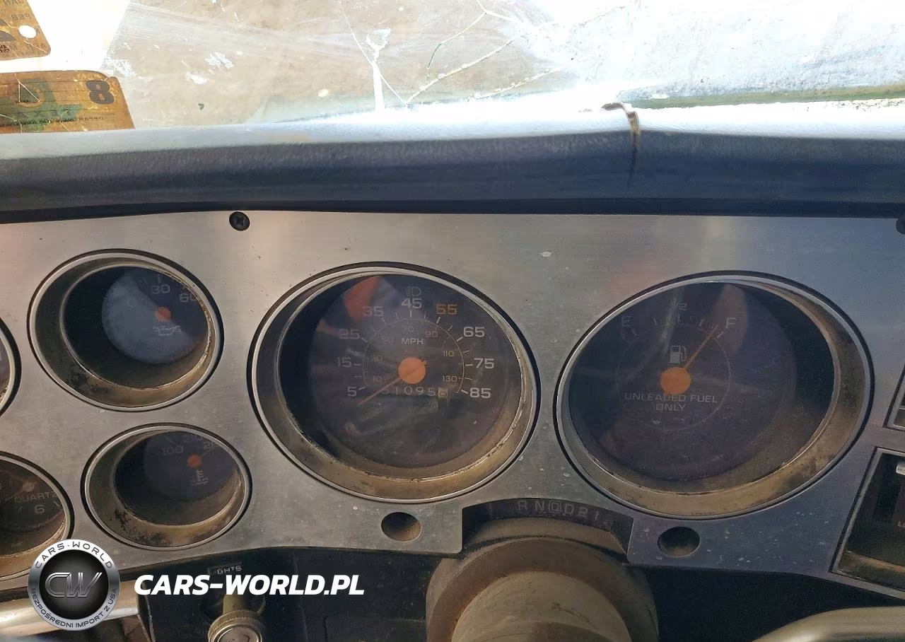 1984 Chevrolet Suburban C10 VIN:1G8EC16L4EF128132 - 9