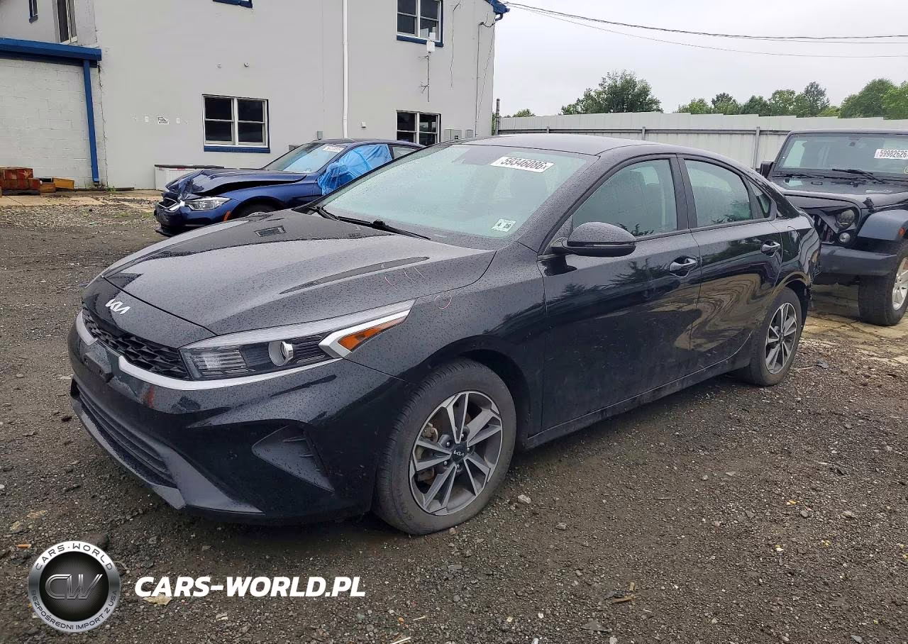 2023 Kia Forte Lxs – zdjęcie 1 z 12