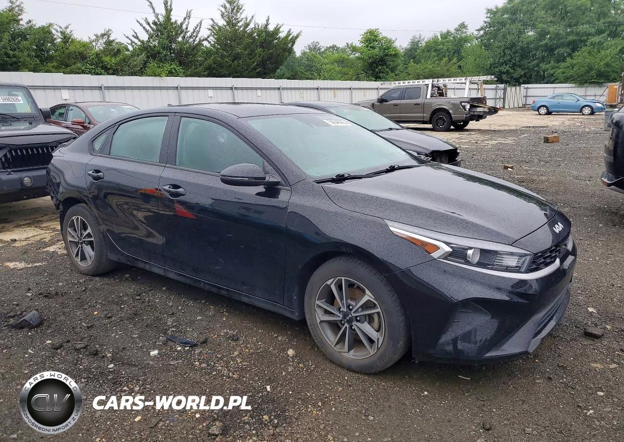 2023 Kia Forte Lxs VIN:3KPF24AD8PE614499 - 4