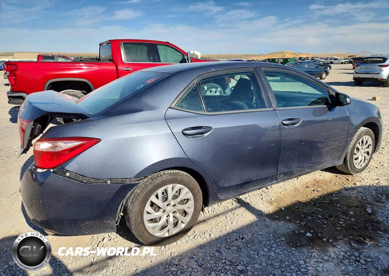 2019 Toyota Corolla Le VIN:5YFBURHE2KP869127 - 3
