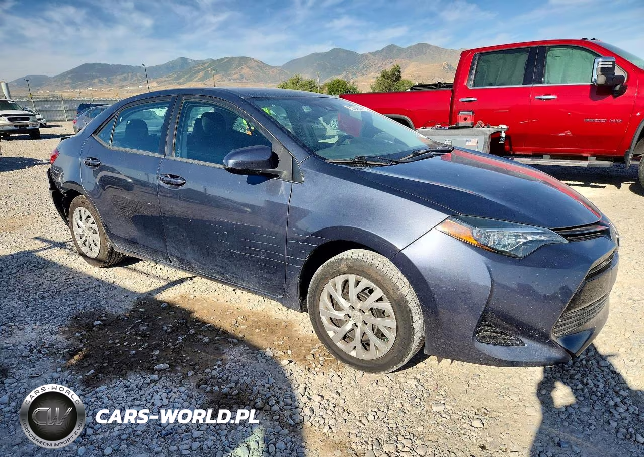 2019 Toyota Corolla Le VIN:5YFBURHE2KP869127 - 4