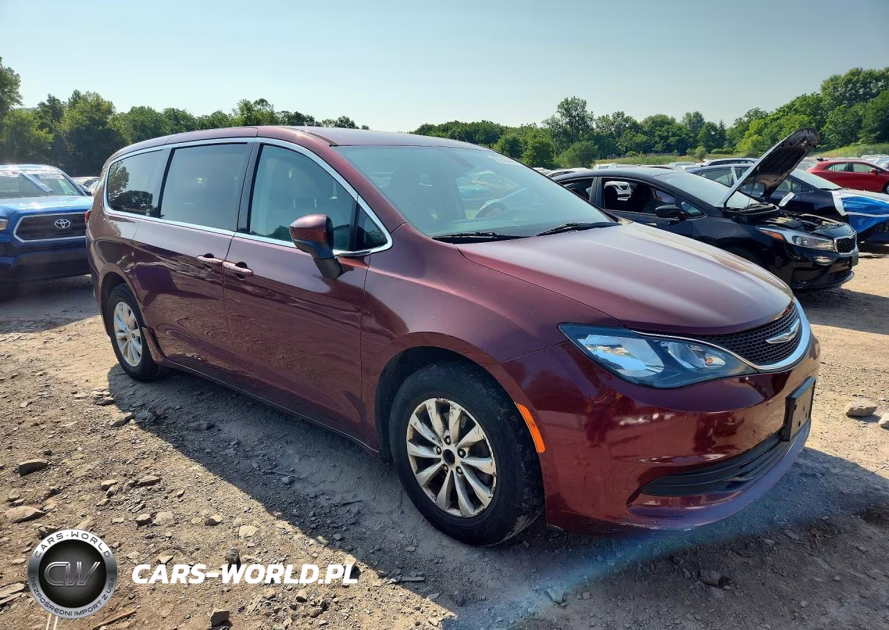 2017 Chrysler Pacifica Touring VIN:2C4RC1DG8HR521805 - 4