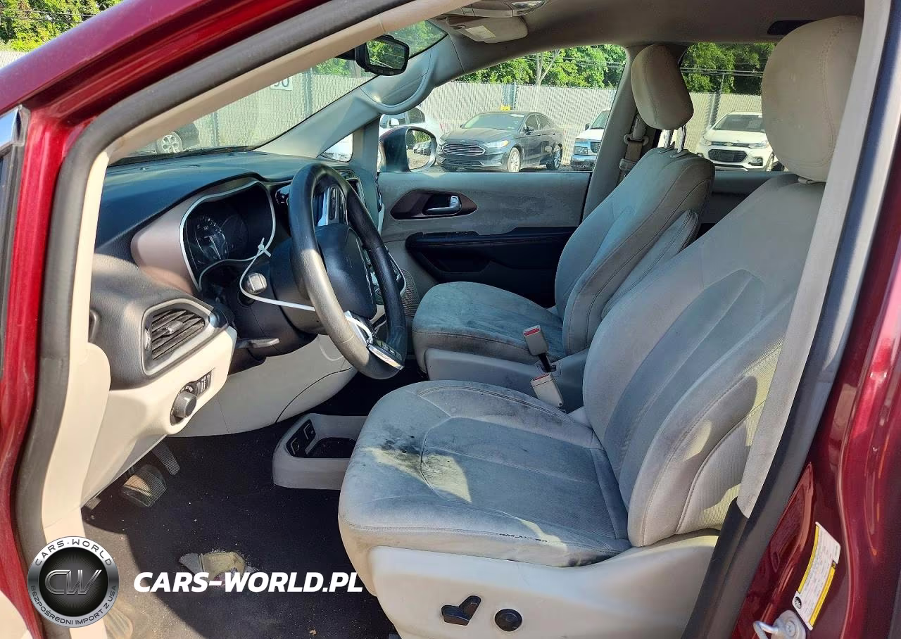 2017 Chrysler Pacifica Touring VIN:2C4RC1DG8HR521805 - 7
