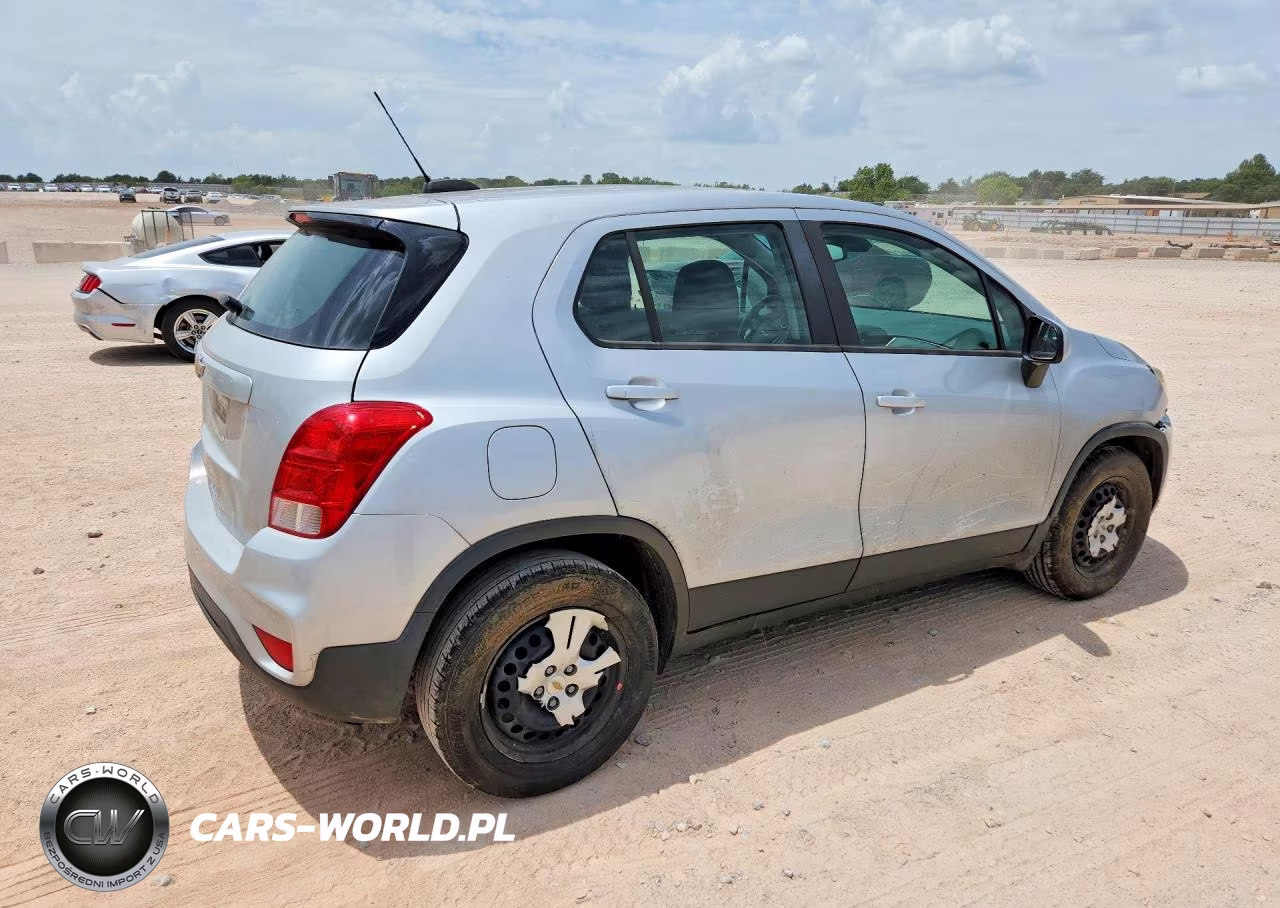 2018 Chevrolet Trax Ls VIN:3GNCJKSB5JL191186 - 3