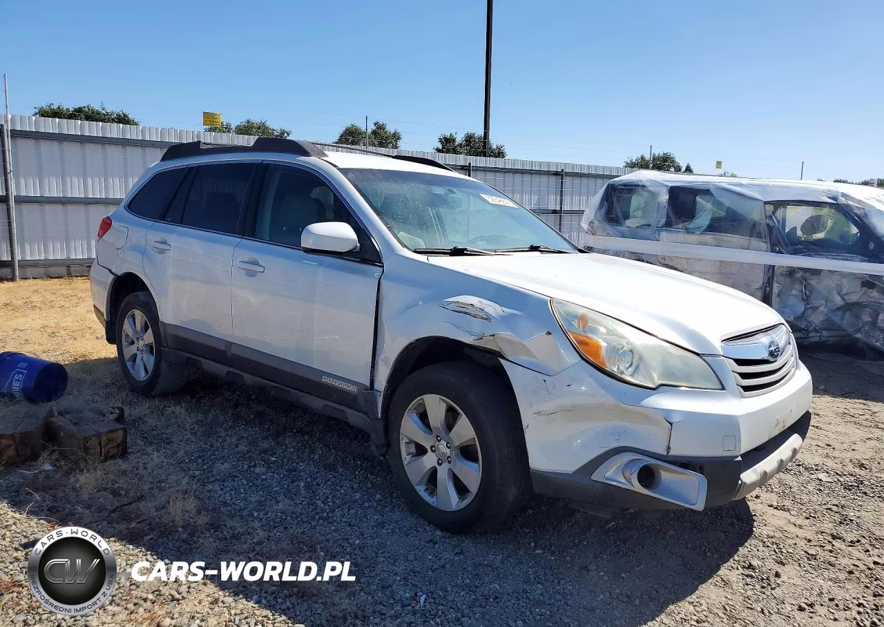 2012 Subaru Outback 2.5I Premium VIN:4S4BRBCC4C3249982 - 4