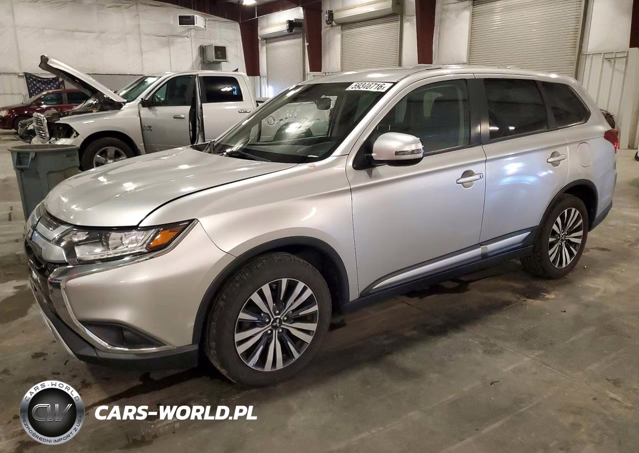2020 Mitsubishi Outlander Se – zdjęcie 1 z 13