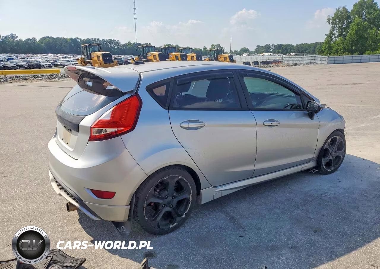 2015 Ford Fiesta St VIN:3FADP4GX1FM202929 - 3