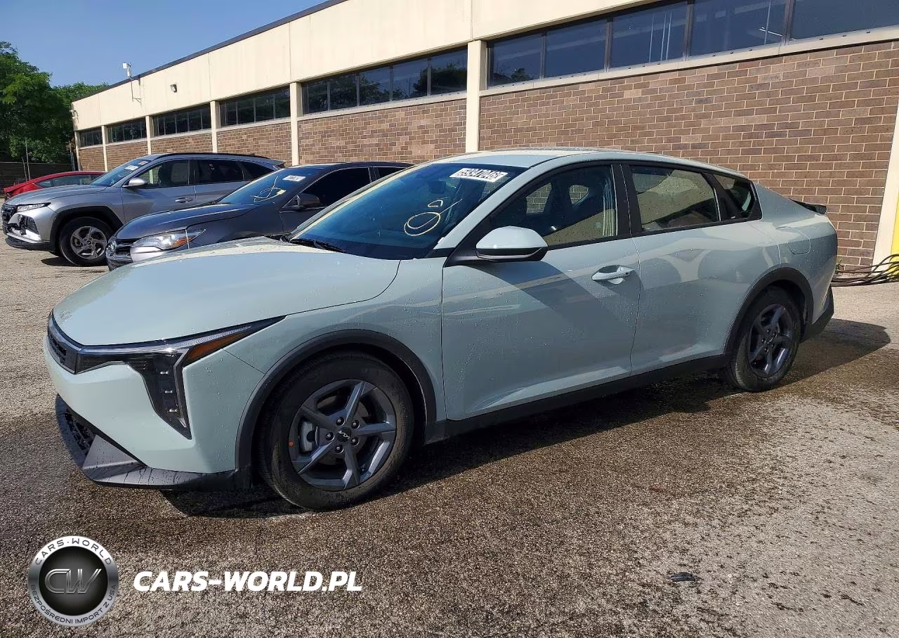 2026 Kia K4 Lxs – zdjęcie 1 z 12