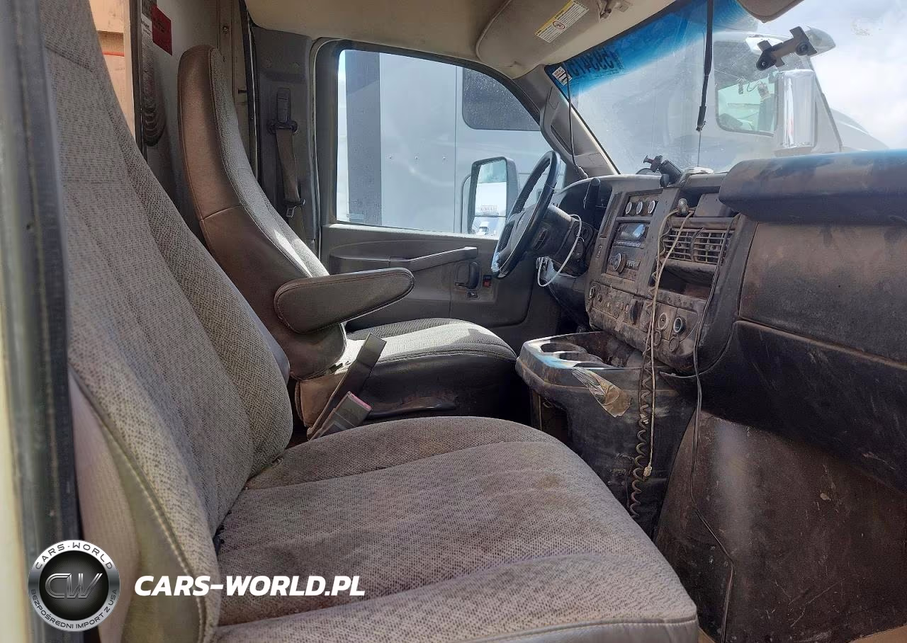 2022 GMC Savana Cutaway G3500 VIN:7GZ37TC7XNN001026 - 11