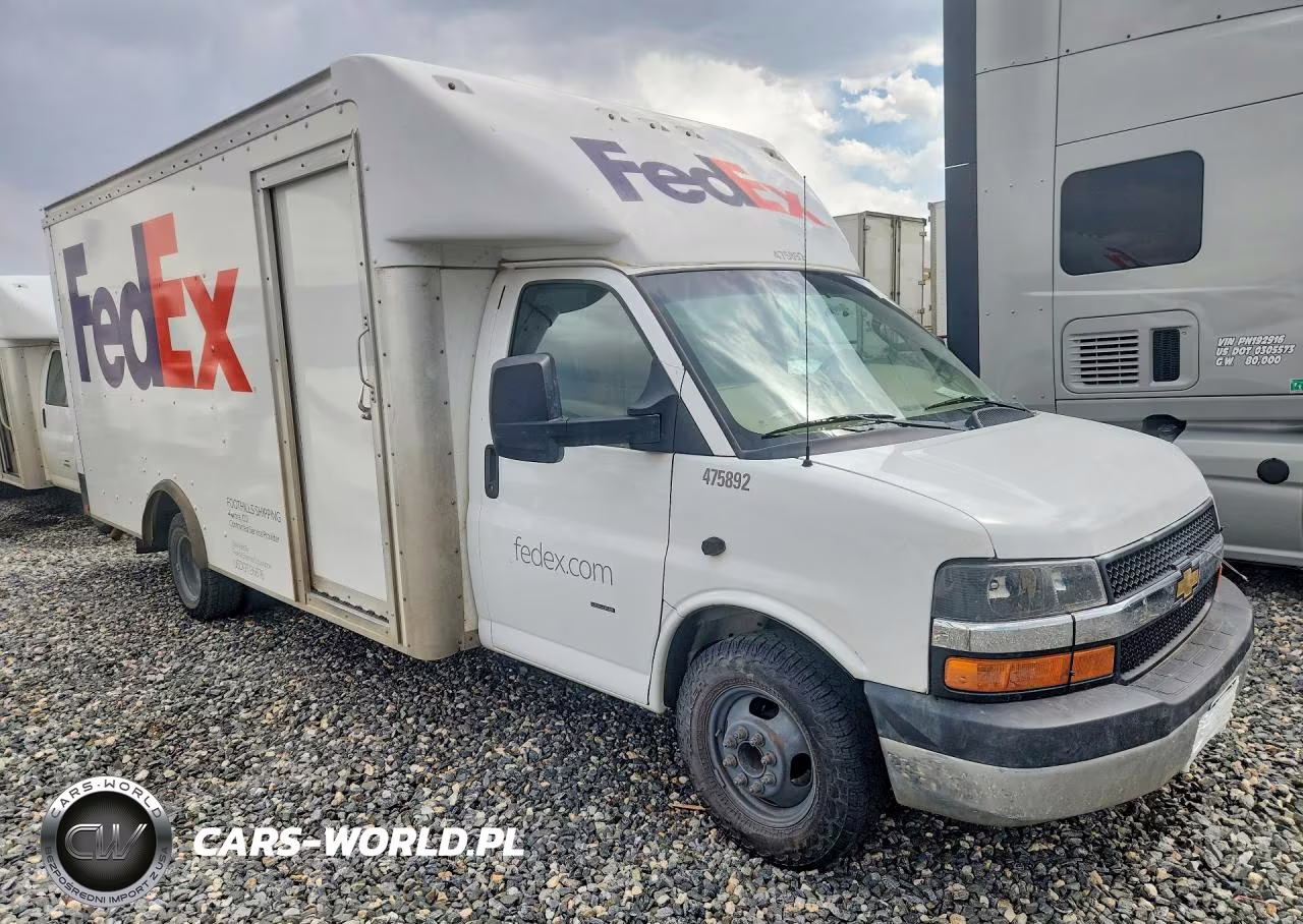 2022 GMC Savana Cutaway G3500 VIN:7GZ37TC7XNN001026 - 4
