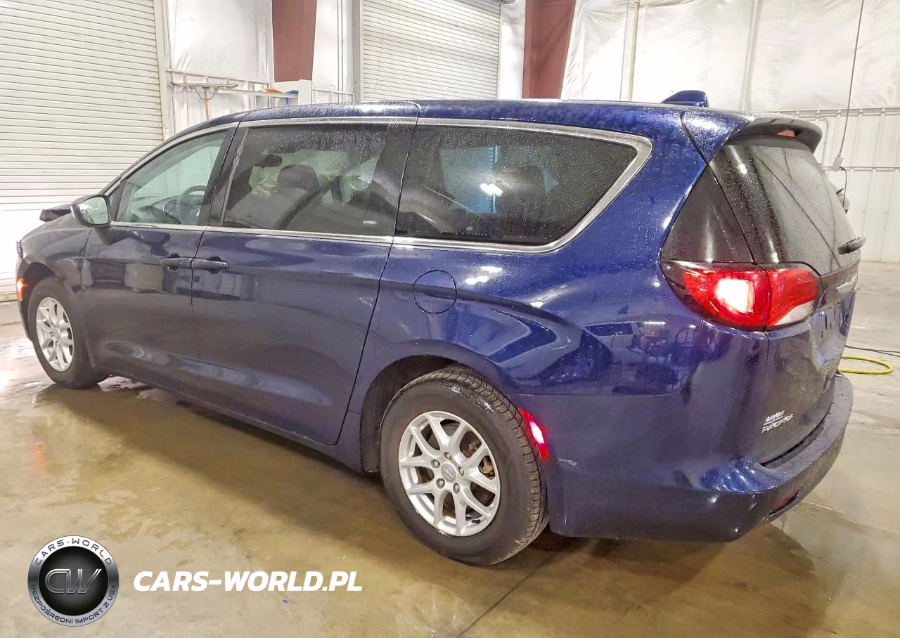 2017 Chrysler Pacifica Touring VIN:2C4RC1DG8HR588369 - 2