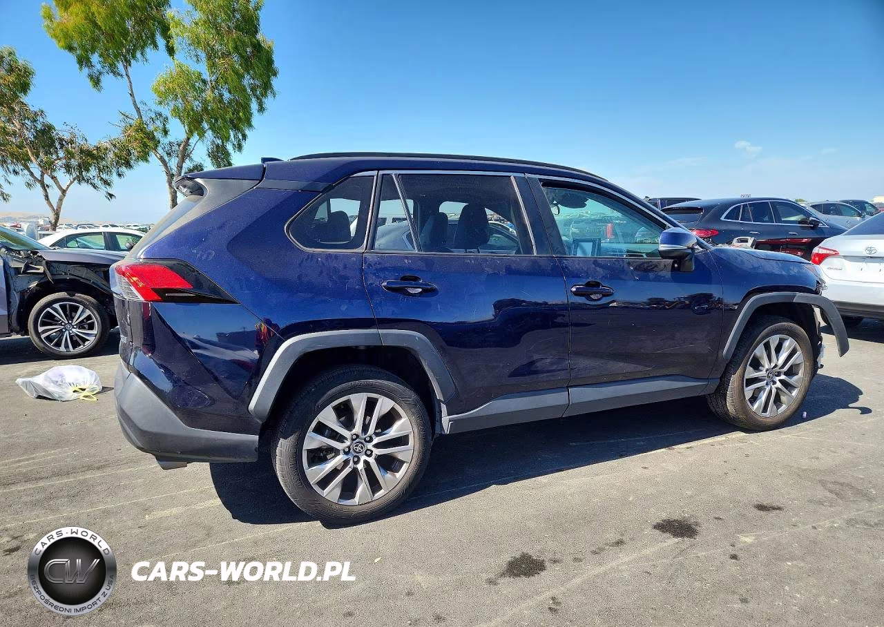 2022 Toyota Rav4 Xle Premium VIN:2T3C1RFV1NW186345 - 3