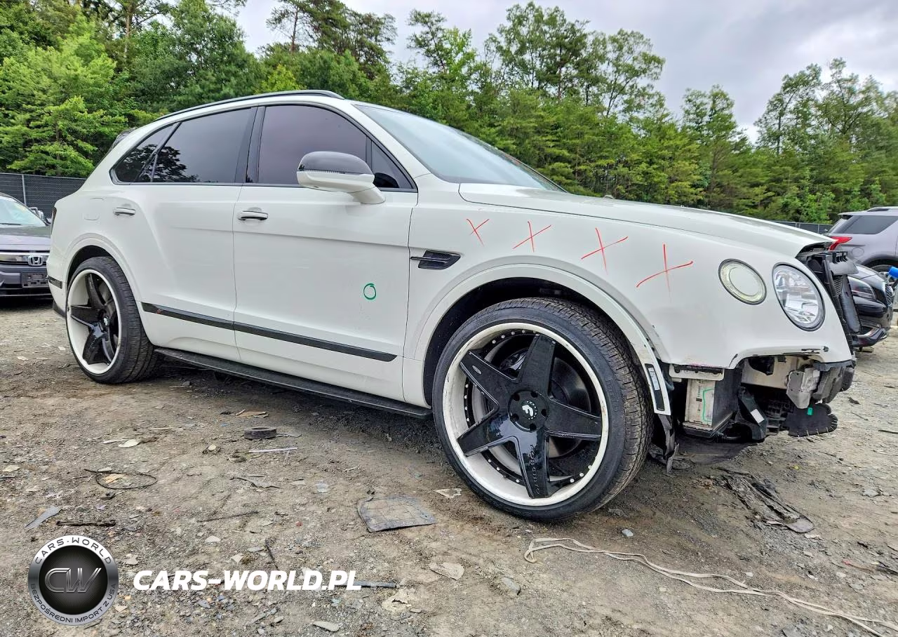 2017 Bentley Bentayga VIN:SJAAC2ZV7HC012602 - 4