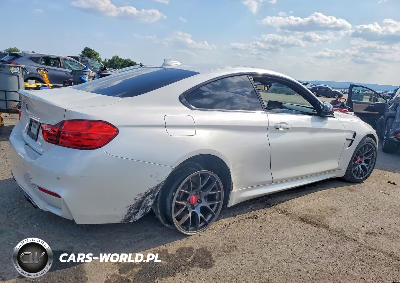 2015 BMW M4 VIN:WBS3R9C53FK332535 - 3