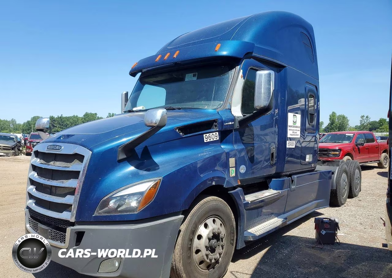 2018 Freightliner Cascadia 126 Semi Truck