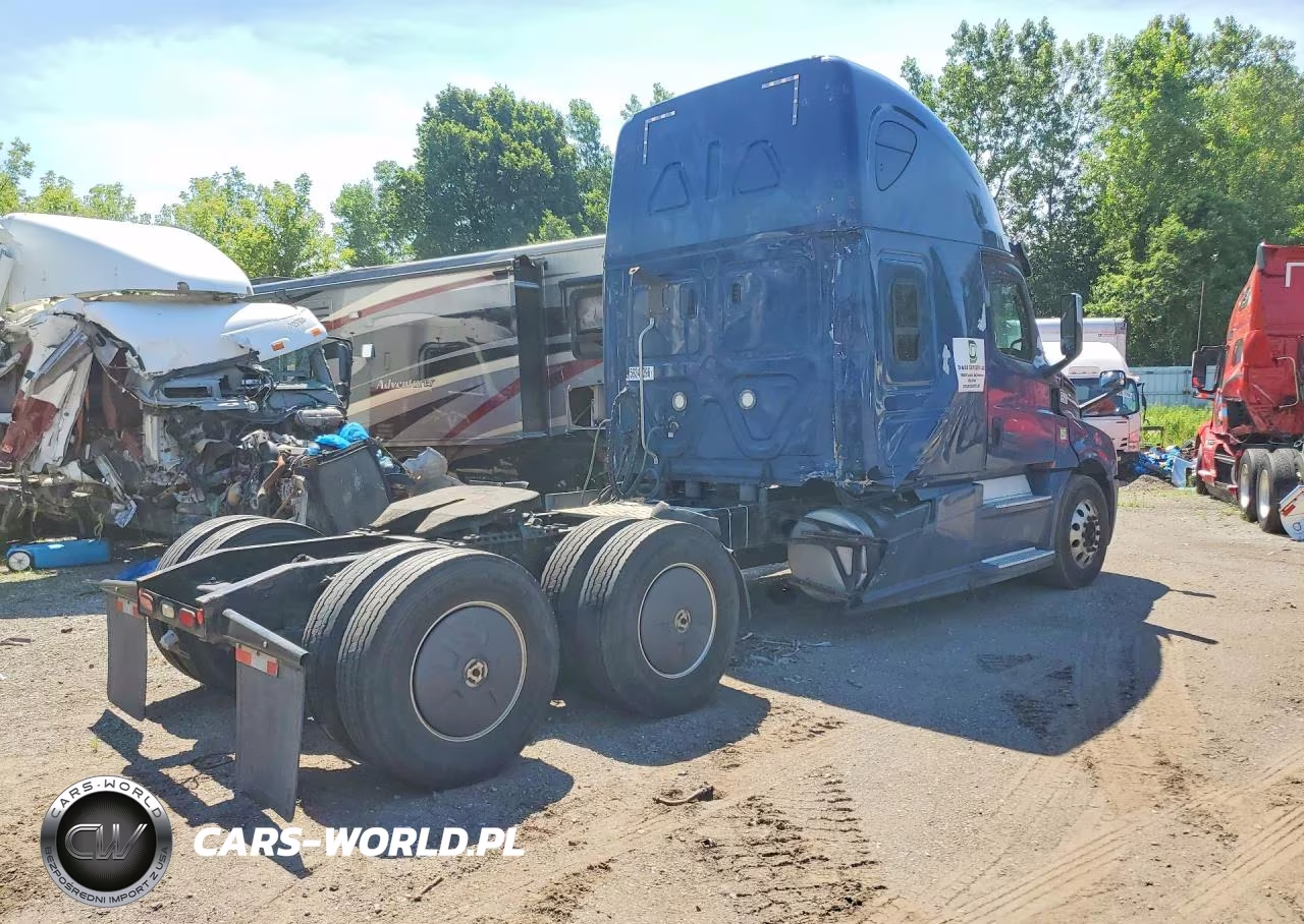 2018 Freightliner Cascadia 126 Semi Truck VIN:3AKJHHDRXJSJY3618 - 3