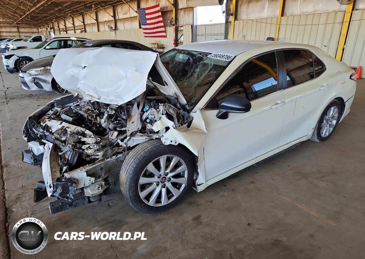 2020 Toyota Camry Le – zdjęcie 1 z 12