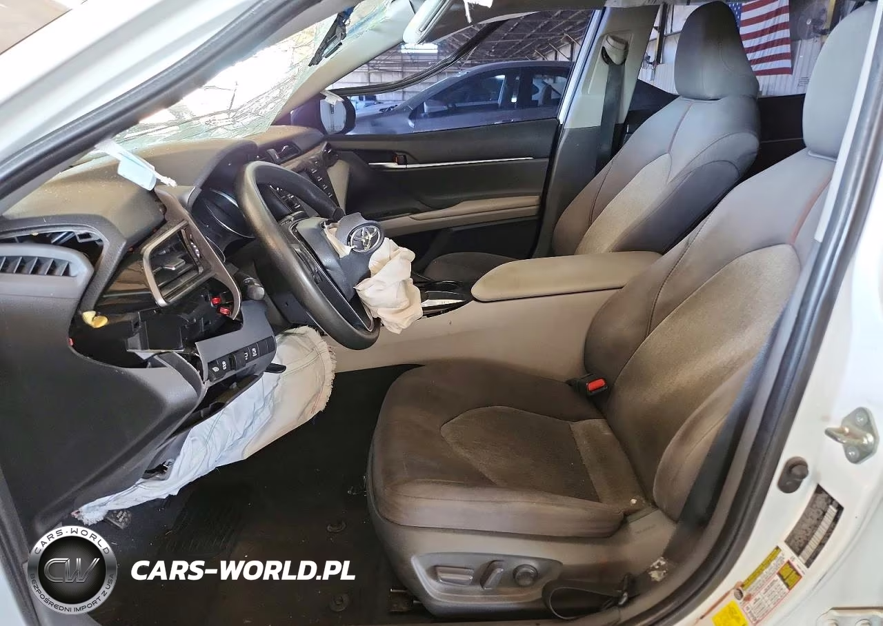 2020 Toyota Camry Le VIN:4T1C11AKXLU345741 - 7