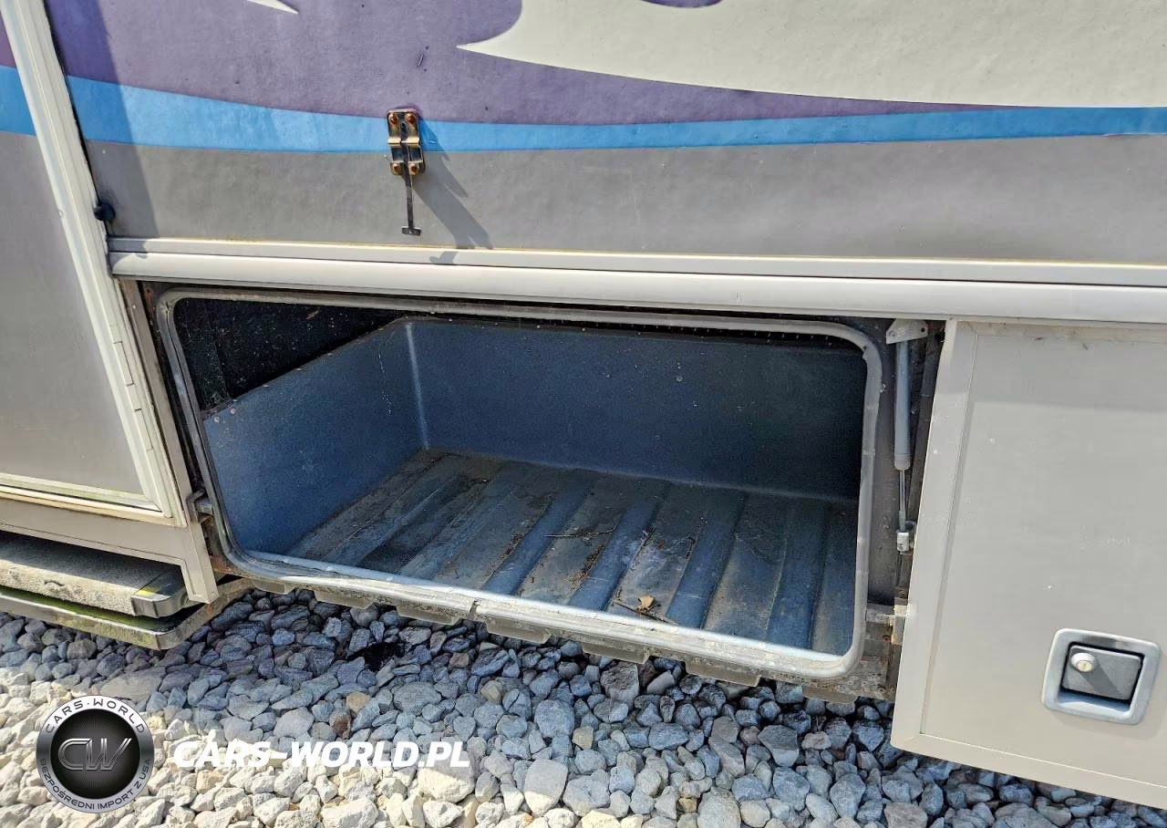 1997 Southwind Recreational Vehicle (Rv) VIN:1GBKP37N3V3305719 - 9