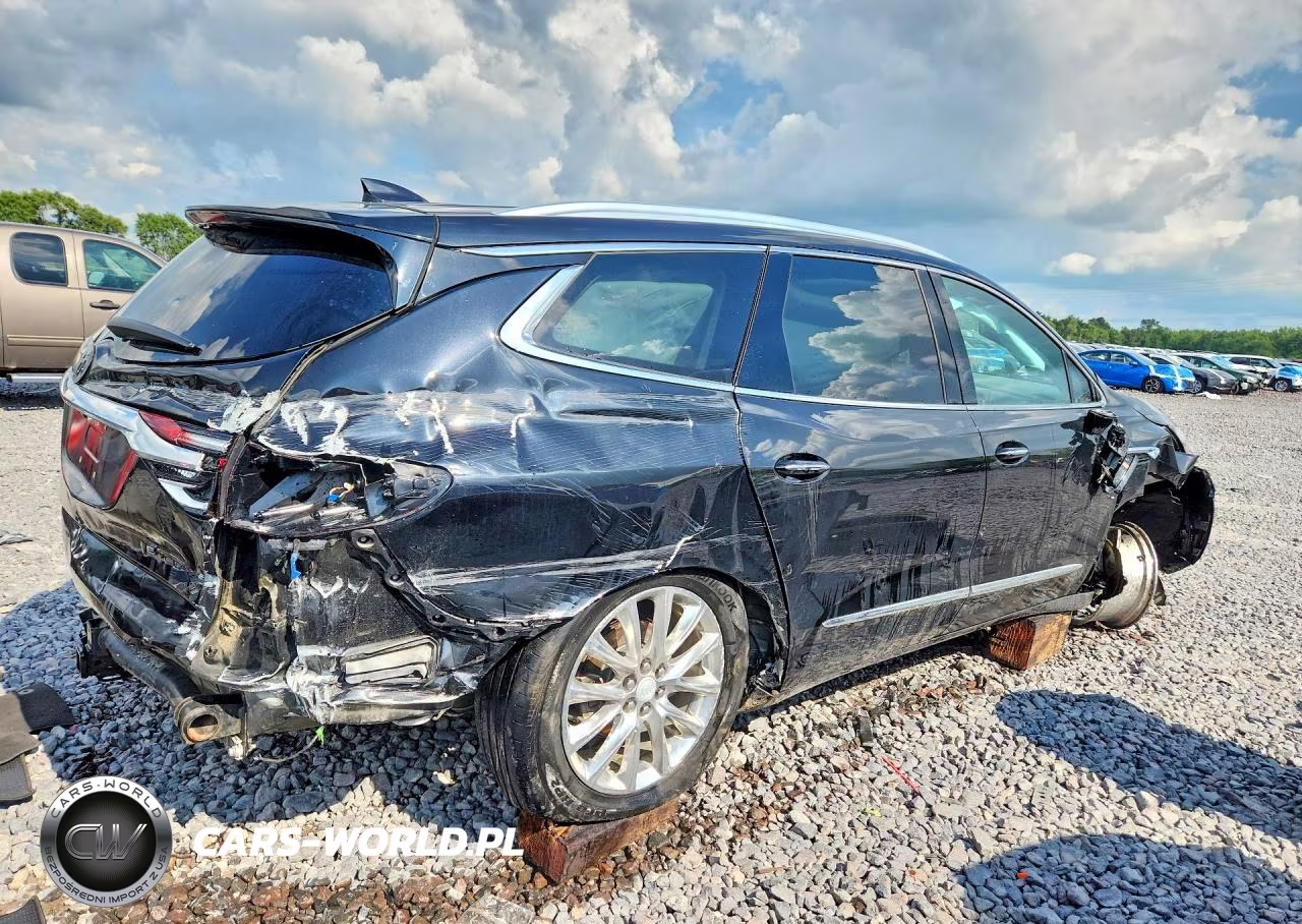 2018 Buick Enclave Premium VIN:5GAERCKW7JJ176698 - 3