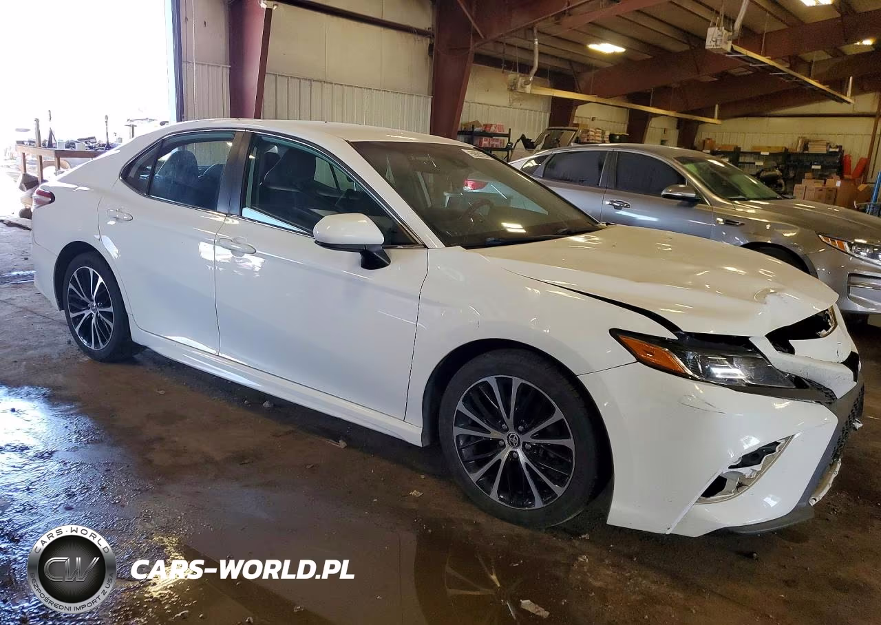 2020 Toyota Camry Se VIN:4T1G11AK6LU357872 - 4