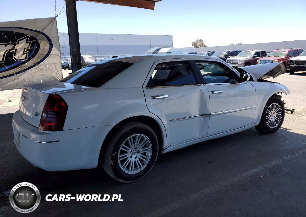 2010 Chrysler 300 Touring VIN:2C3CA5CVXAH293941 - 3