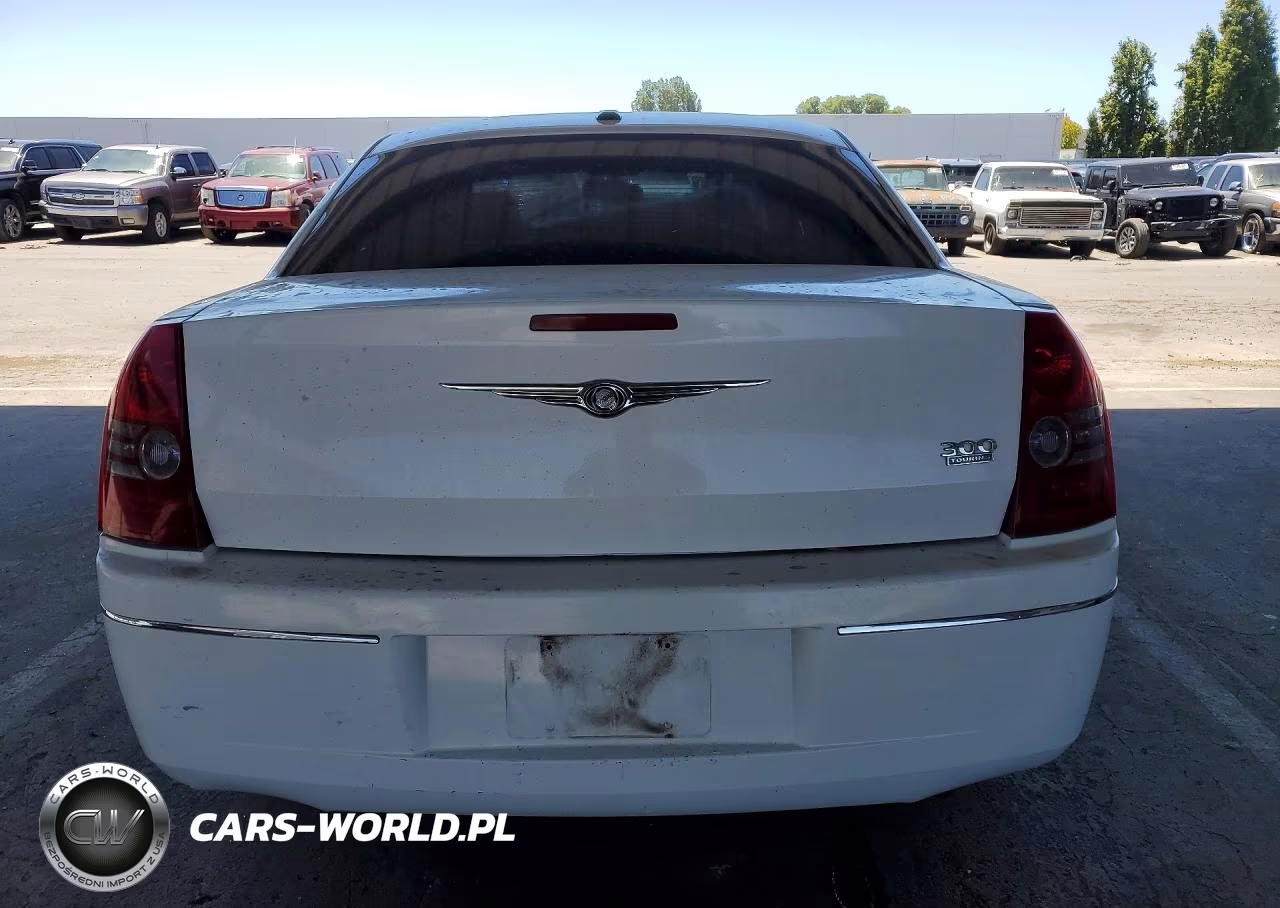2010 Chrysler 300 Touring VIN:2C3CA5CVXAH293941 - 6