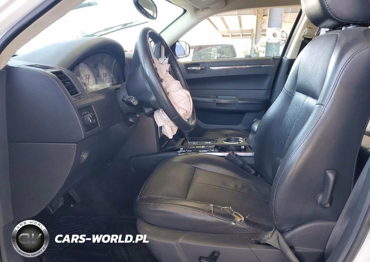 2010 Chrysler 300 Touring VIN:2C3CA5CVXAH293941 - 7