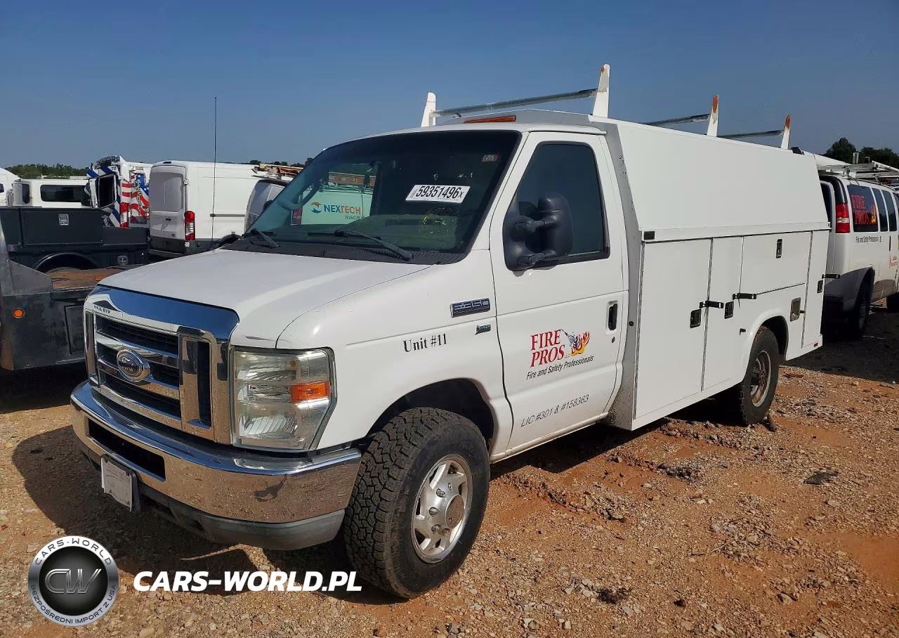 2010 Ford Econoline E350 Super Duty Cutaway Van – zdjęcie 1 z 13