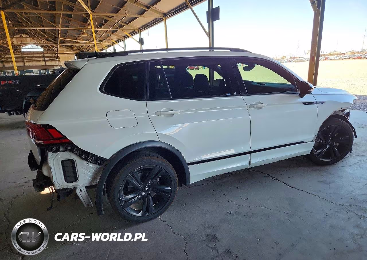2023 Volkswagen Tiguan Se R-Line Black VIN:3VVCB7AX1PM011853 - 3