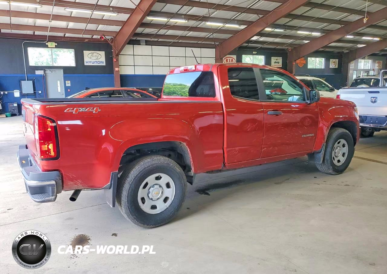 2016 Chevrolet Colorado VIN:1GCHTBEAXG1100327 - 3