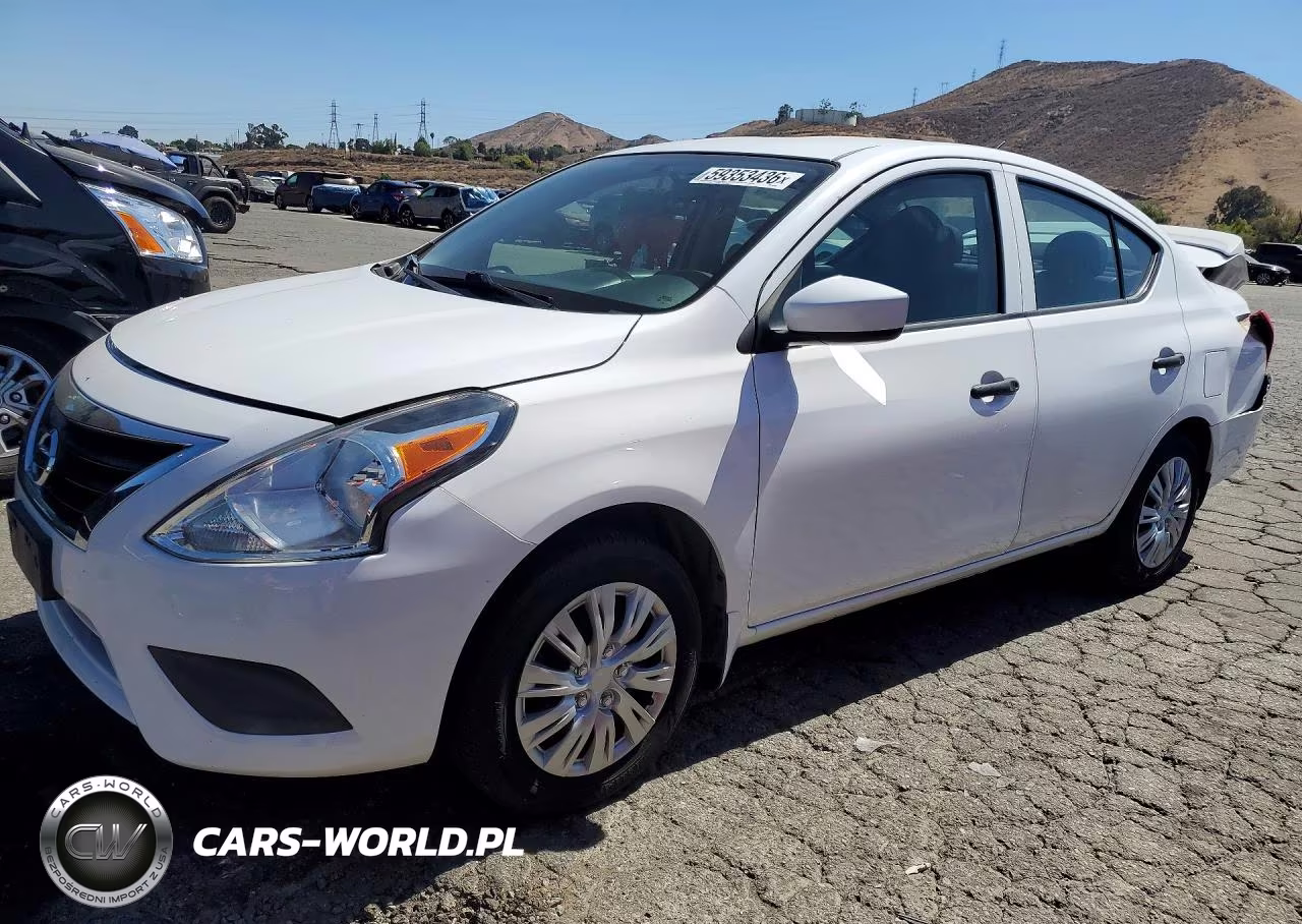 2017 Nissan Versa 1.6 S Plus – zdjęcie 1 z 12