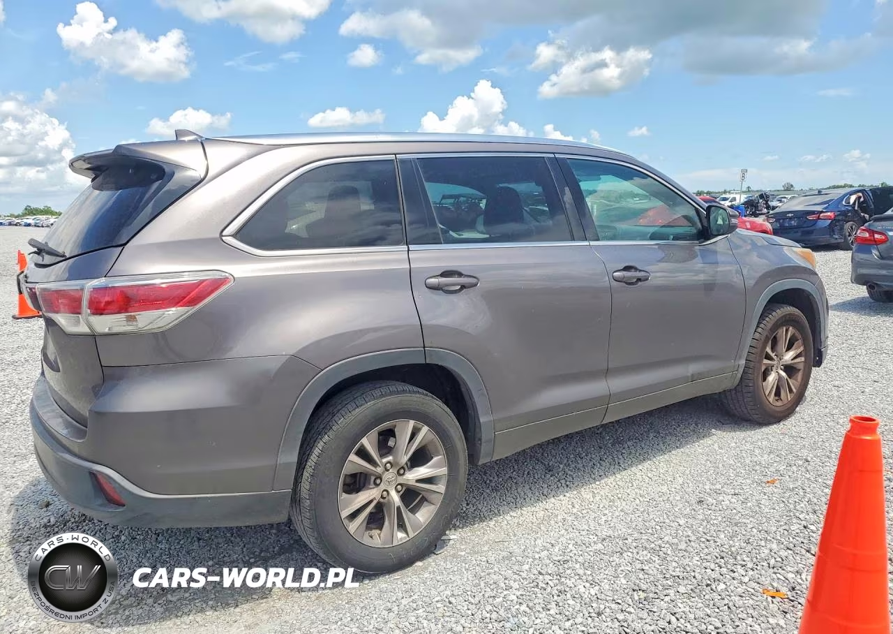 2015 Toyota Highlander Xle VIN:5TDKKRFH3FS092697 - 3