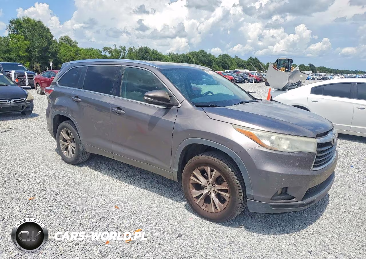2015 Toyota Highlander Xle VIN:5TDKKRFH3FS092697 - 4