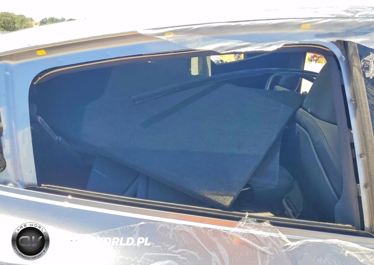 2026 Tesla Model Y VIN:7SAYGDEE8TF597126 - 10