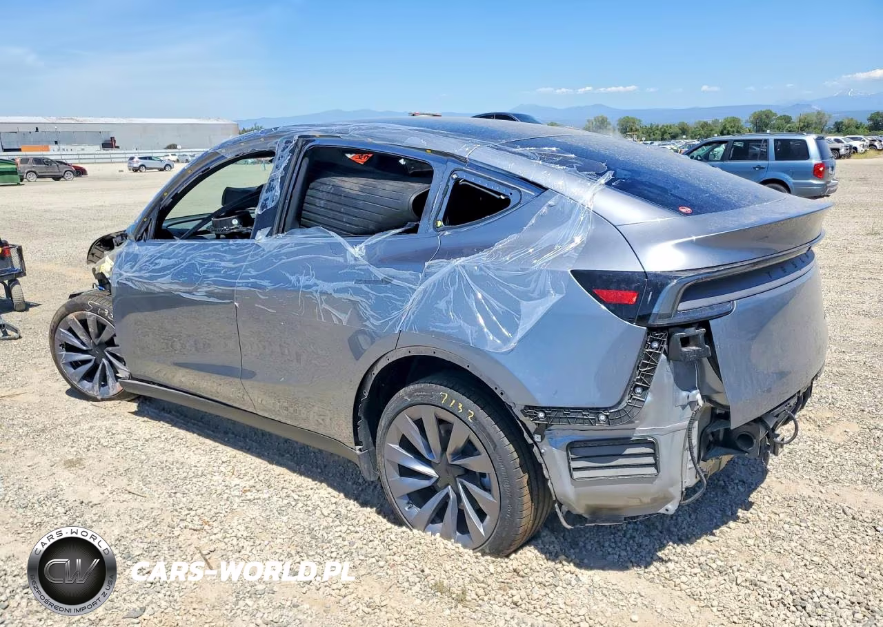2026 Tesla Model Y VIN:7SAYGDEE8TF597126 - 2