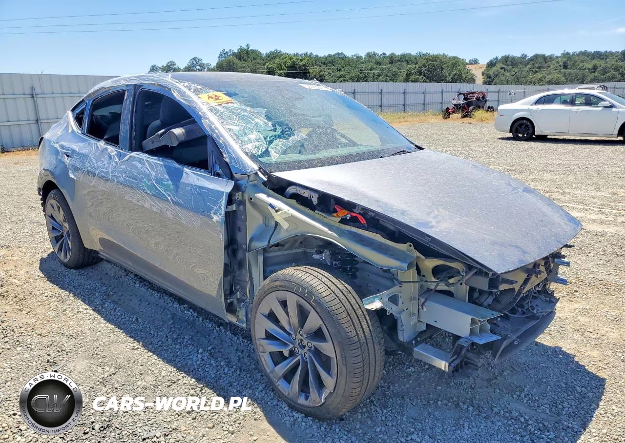 2026 Tesla Model Y VIN:7SAYGDEE8TF597126 - 4