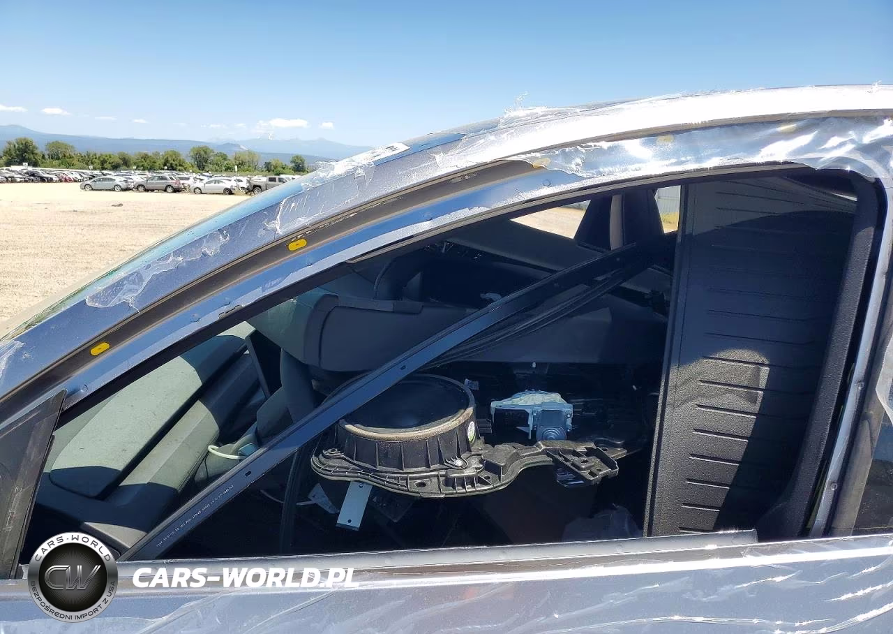 2026 Tesla Model Y VIN:7SAYGDEE8TF597126 - 7