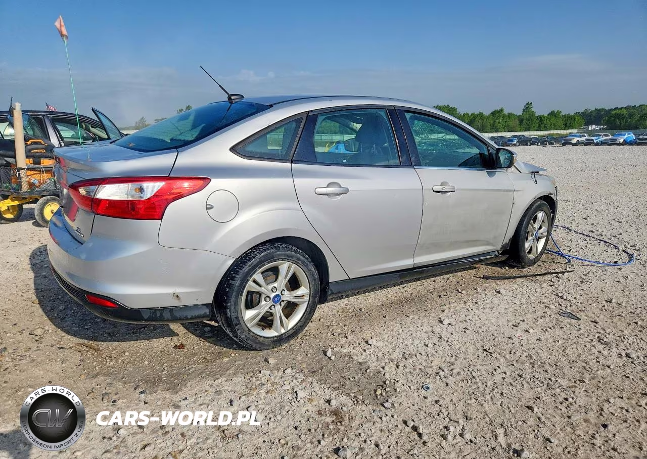 2013 Ford Focus Se VIN:1FADP3F2XDL244367 - 3