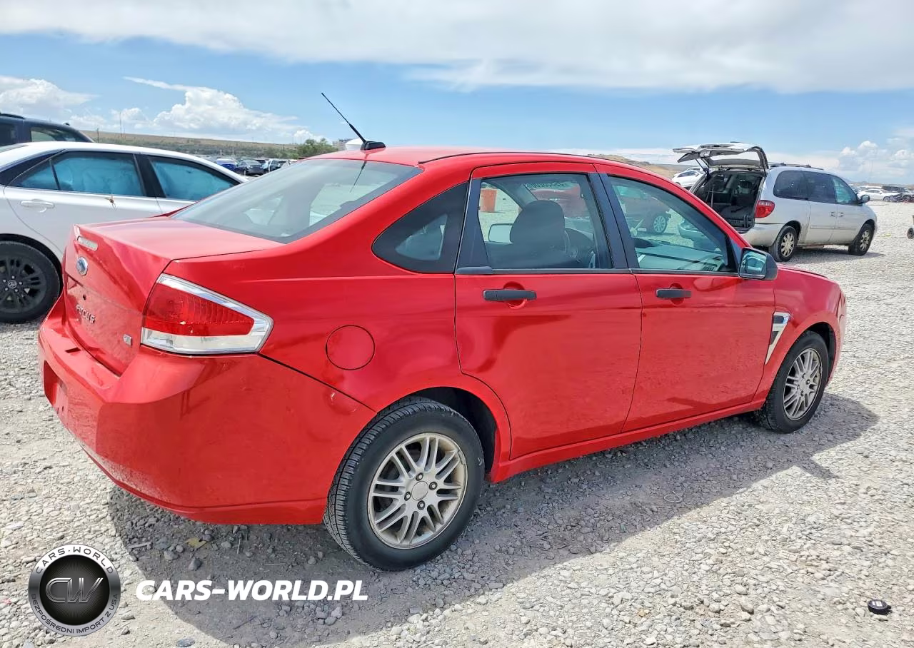 2008 Ford Focus Se VIN:1FAHP35N18W208102 - 3