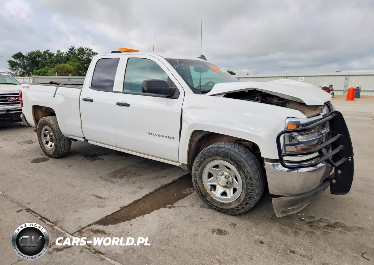 2018 Chevrolet Silverado K1500 VIN:1GCVKNEC6JZ132807 - 4