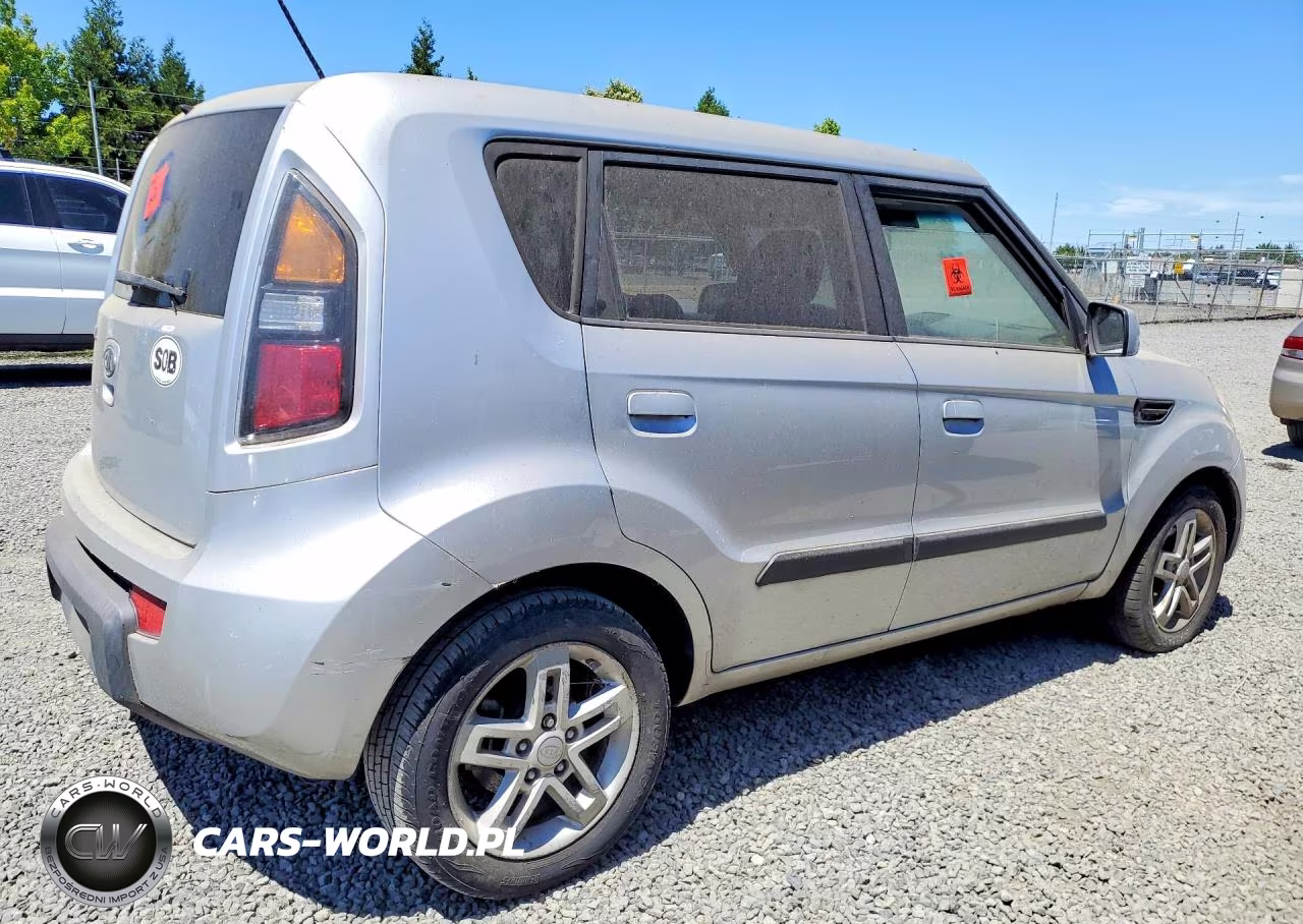 2011 Kia Soul VIN:KNDJT2A22A7068588 - 3