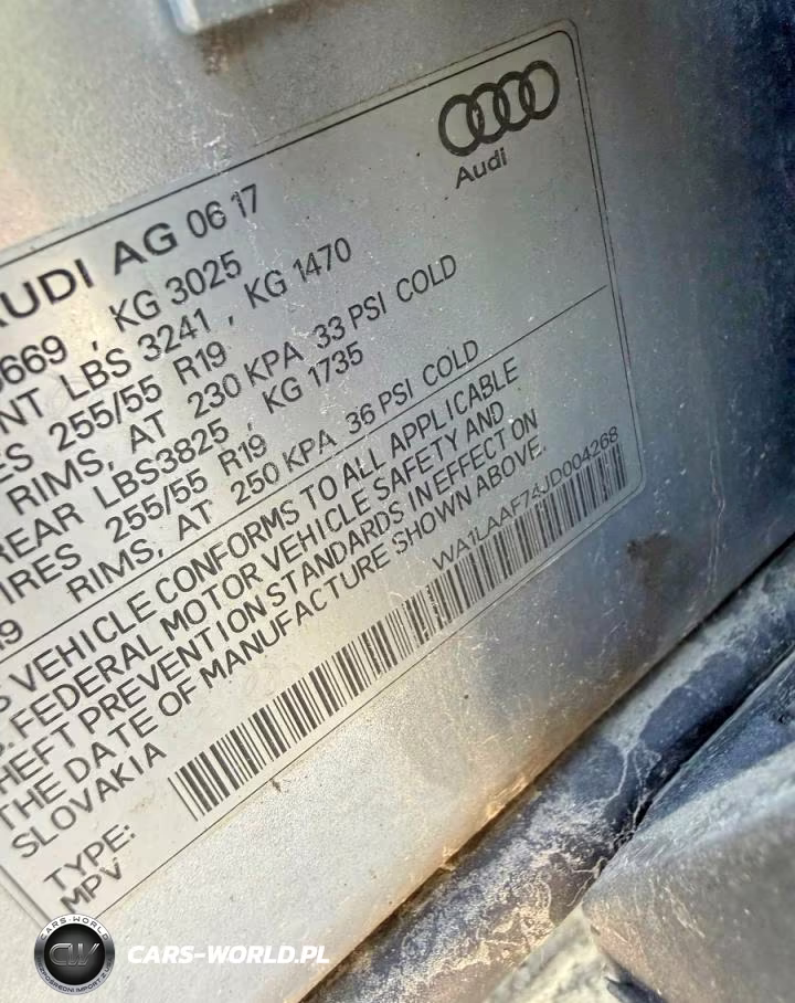2018 Audi Q7 Premium Plus VIN:WA1LAAF74JD004268 - 10