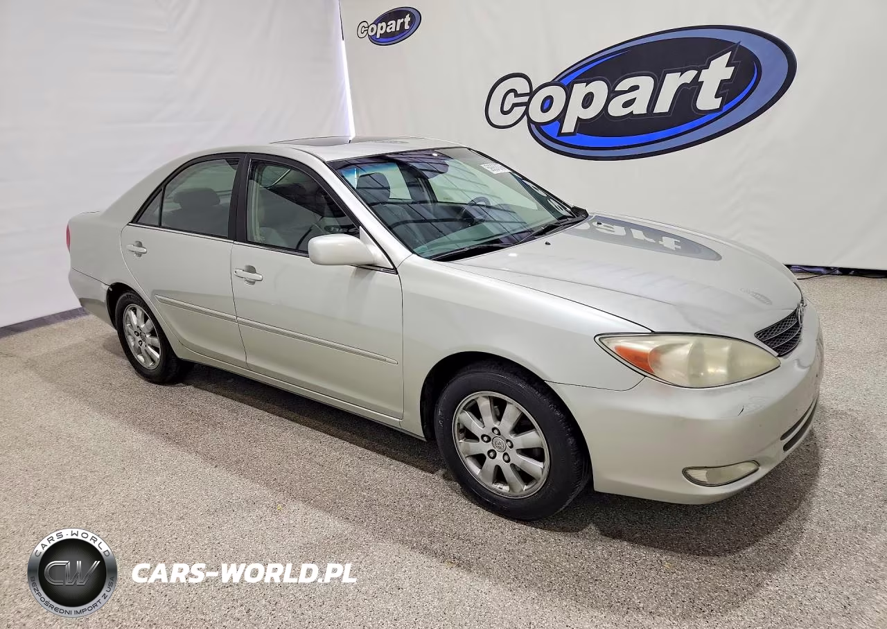 2003 Toyota Camry Le VIN:JTDBE32K330242246 - 4